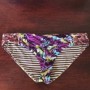 Maaji bikini bottoms - reversible ✨